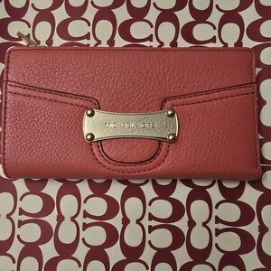 Michael Kors Saratoga Continental Double Snap Leather Wallet EUC